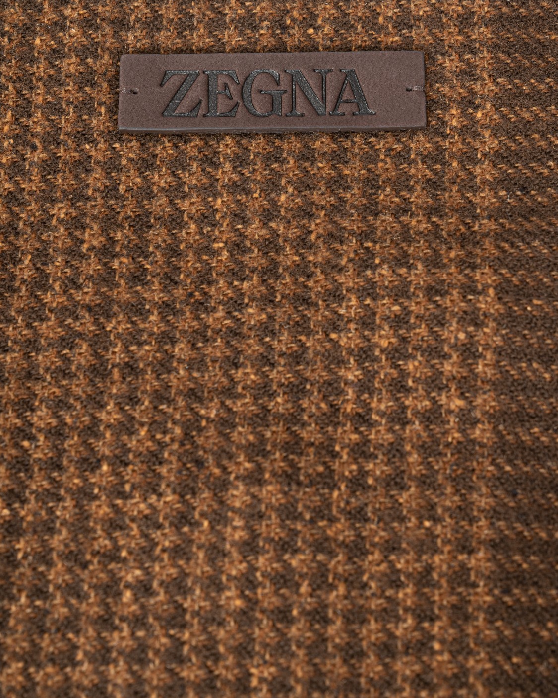 shop ZEGNA  Sciarpa: Zegna sciarpa con applicazione.
Logo applicato in pelle.
Bordo ribattuto, effetto non rifinito.
Composizione: 73% Lana 27% Seta.
Fabbricato in Italia.. Z4L04S 24K-BR2 number 8294851